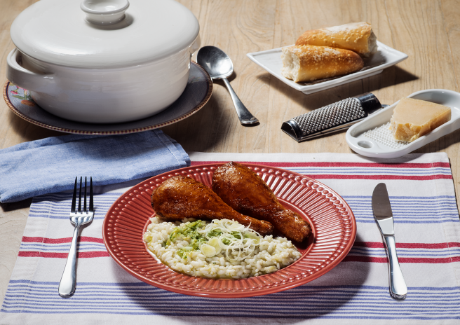 Coxa Assa Fácil com Risoto de Pesto e Alho-Poró