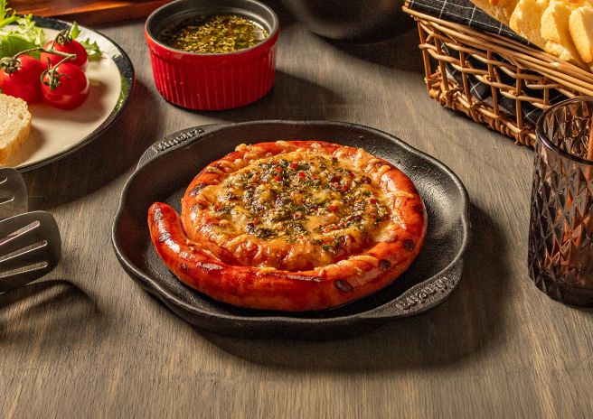 Linguiça Toscana Fininha com Provolone e Chimichurri
