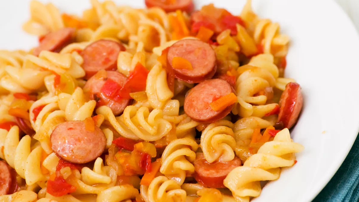 foto da receita Fusilli com Salsicha ao Molho de Limão