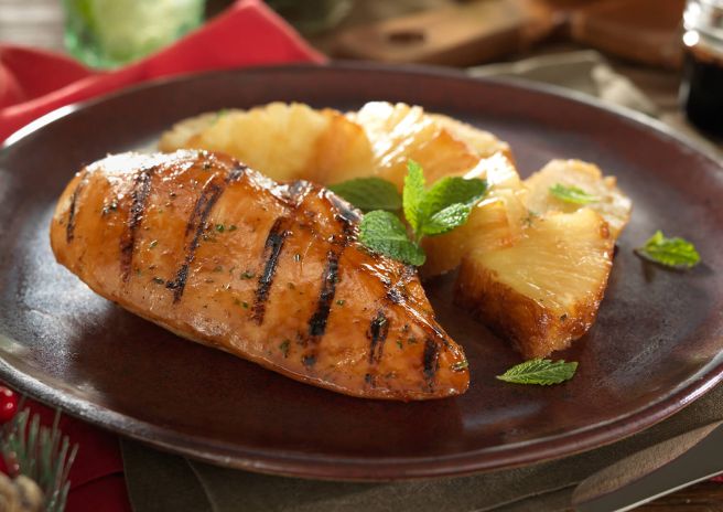 Peito de Chester Na Brasa laqueado com Abacaxi