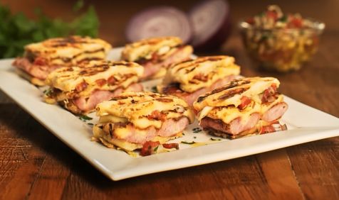 Minissanduíche de Linguiça com Queijo Coalho Na Brasa