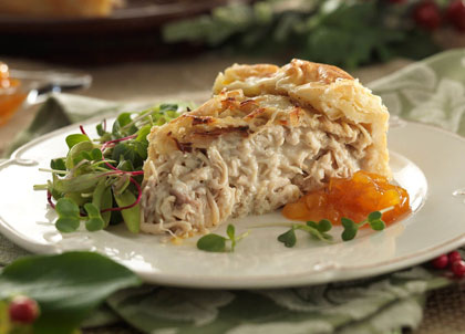 Torta Rústica de Chester Desfiado com Gorgonzola, Cream Cheese e Geleia de Damasco